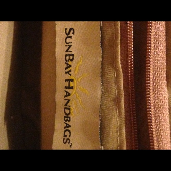 Free with bundle - Straw purse!! - Picture 3 of 7